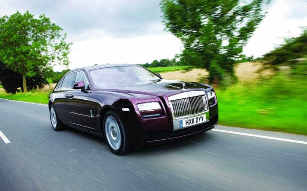 Rolls com. Rolls Royce Ghost 2021. Rolls Royce Ghost 2013. Rolls-Royce Ghost Extended, 2021. Rolls Royce Ghost EWB.