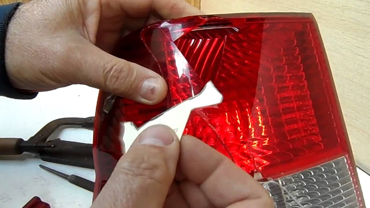 Как сделать ремонт стекла фары своими руками: быстро и просто