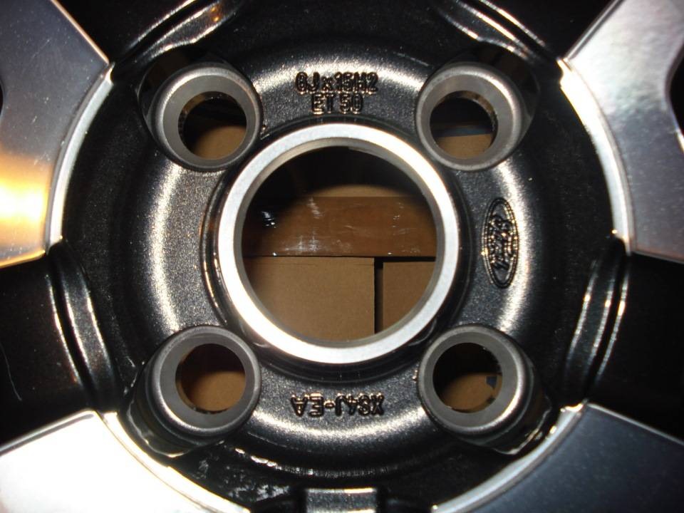 Расположение и значение разболтовки (сверловки) колесных дисков форд.