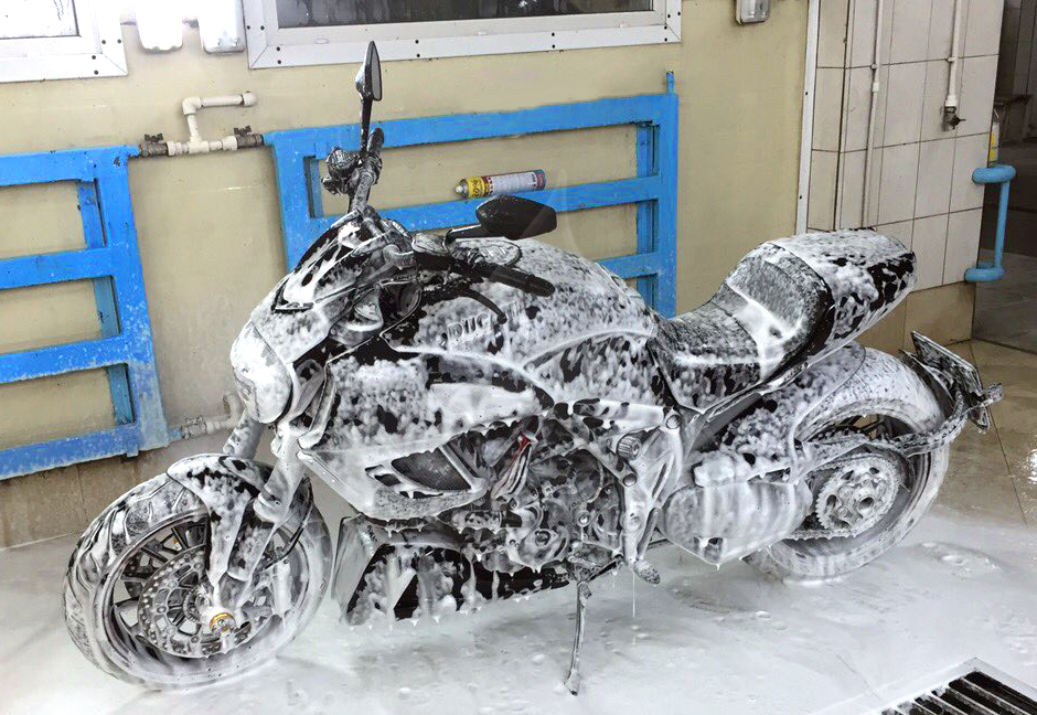 Можно ли мыть горячий мотоцикл?