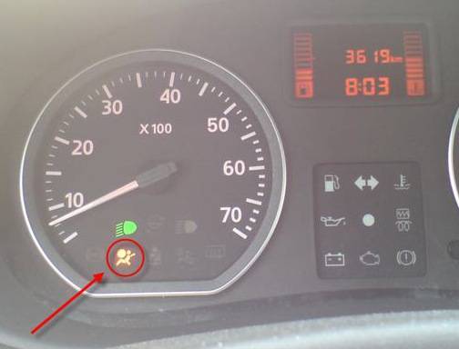 Горит или мигает индикатор подушки безопасности (airbag): что делать