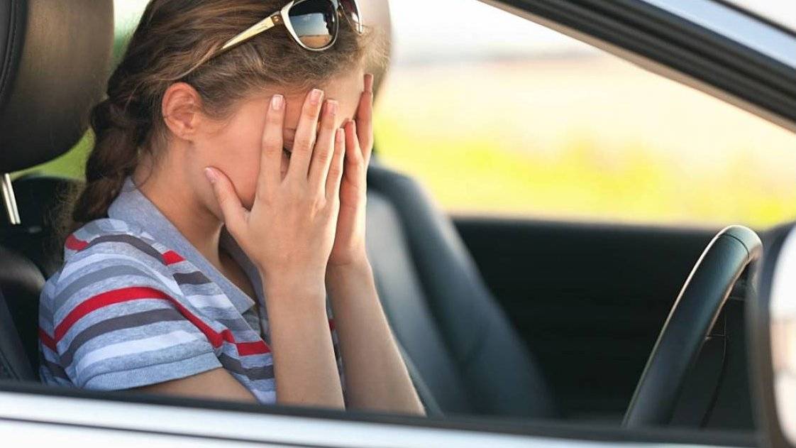 Как женщине преодолеть страх вождения автомобиля. как побороть страх вождения автомобиля новичку женщине преодоление страха за рулем