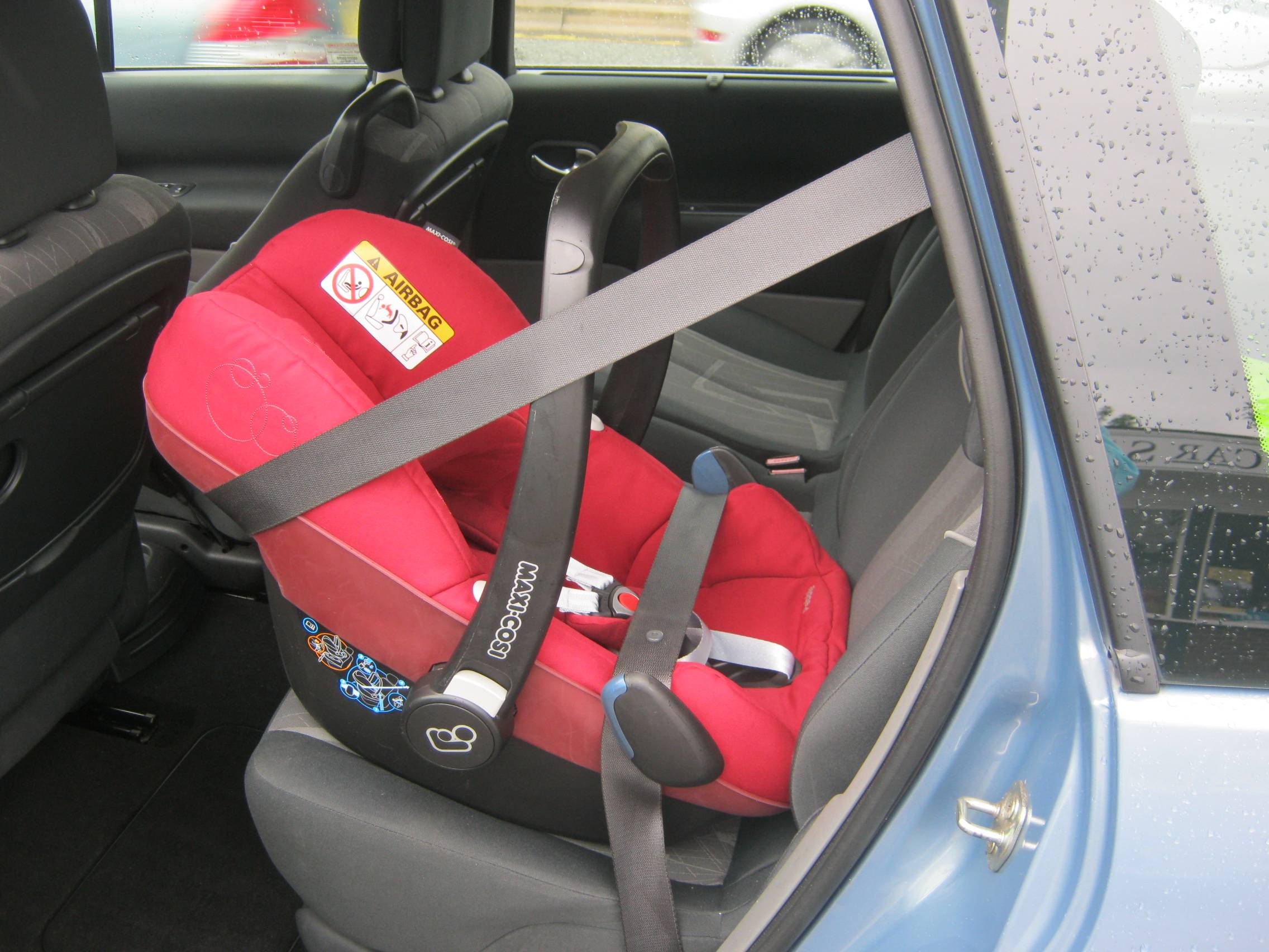 Лайфхак: как можно в машину устанавливать детское кресло