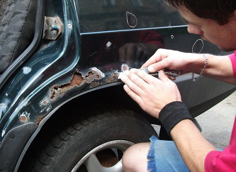 Как убрать ржавчину с автомобиля своими руками: удаление ржавчины с кузова автомобиля