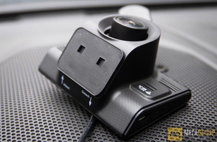 Видеорегистратор street storm cvr-n8820w-g