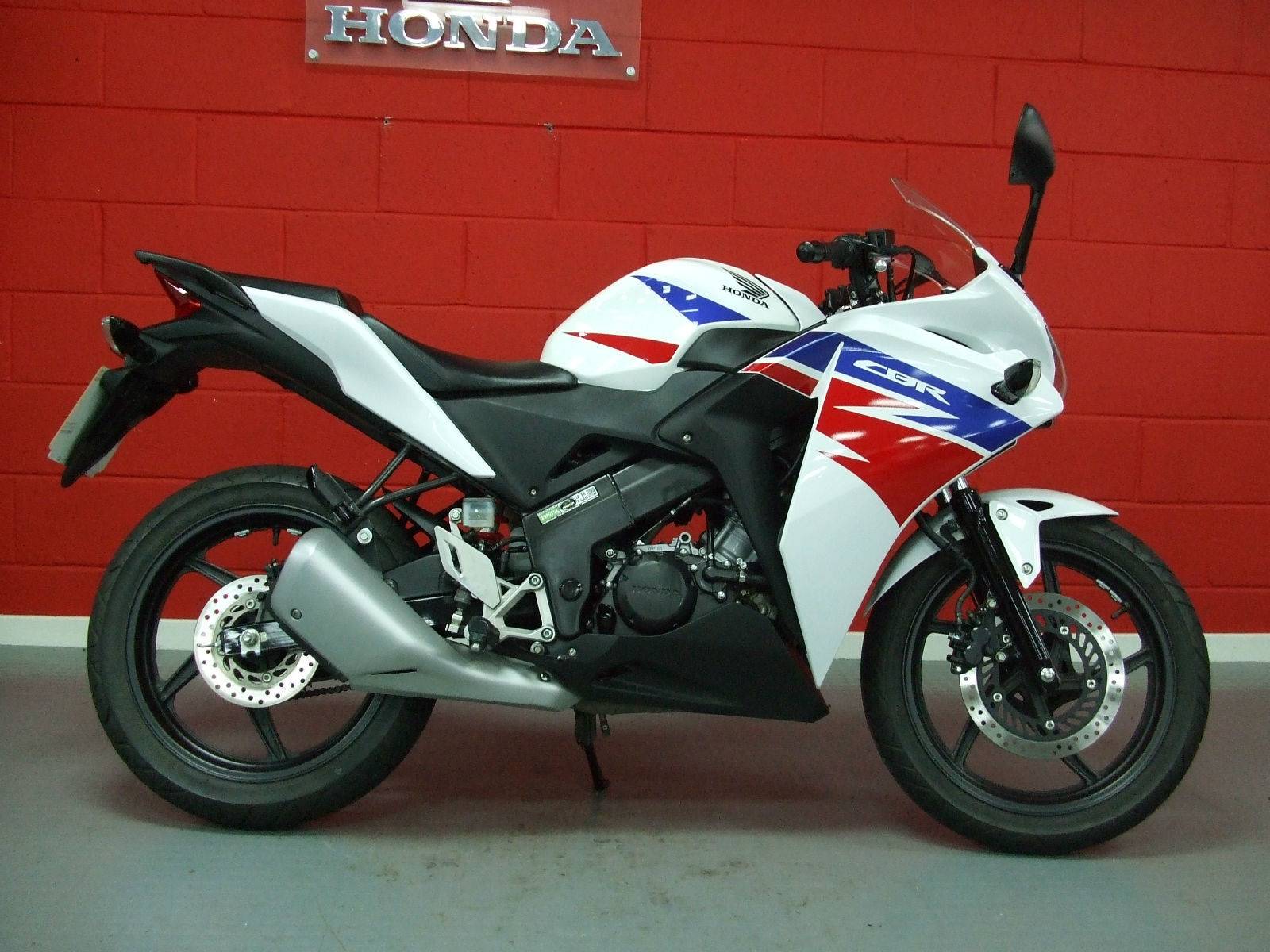 Honda cbr 125 r. Honda CBR 125r 2017. CBR 125 R. Хонда СБР 125.