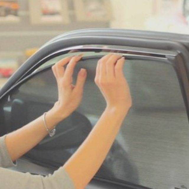 Шторки на автомобильных окнах: в каких случаях за них придётся платить штраф