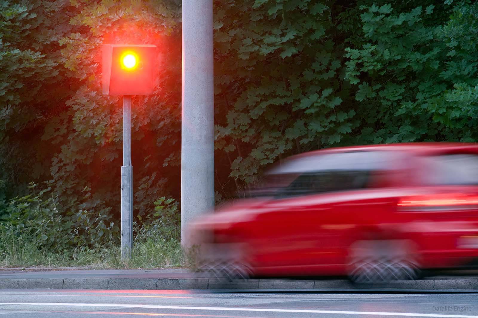 Пункт 6.14 пдд – все случаи, когда можно проехать на жёлтый сигнал светофора