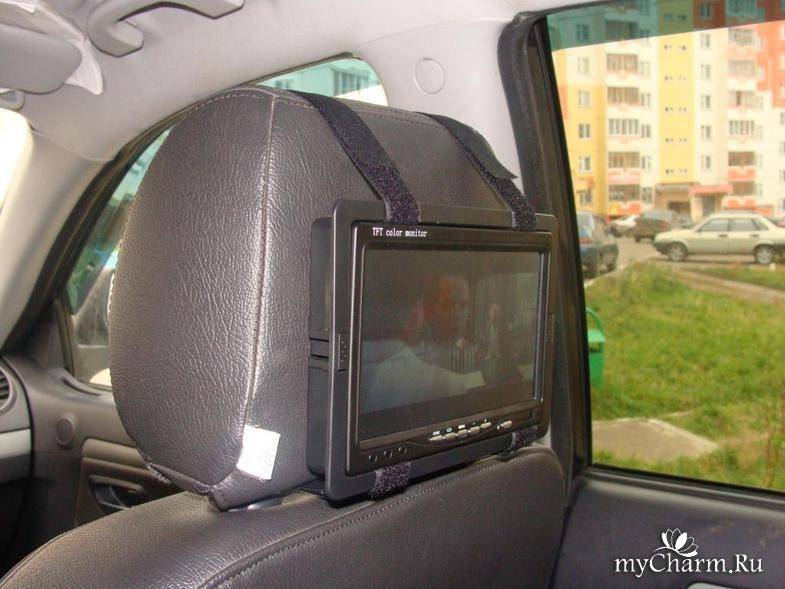 Как самостоятельно установить потолочный монитор в автомобиле