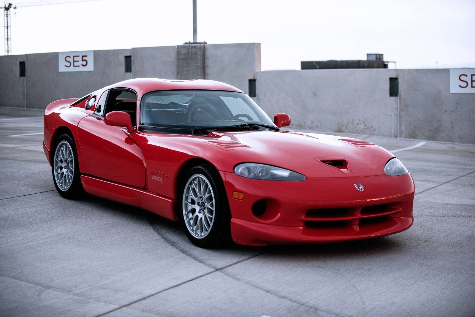 Dodge Viper красота и мощь в одном автомобиле