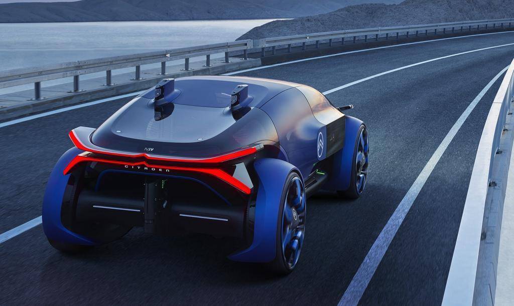Citroen празднует 100-летие футуристическим электрокаром с емкой батареей