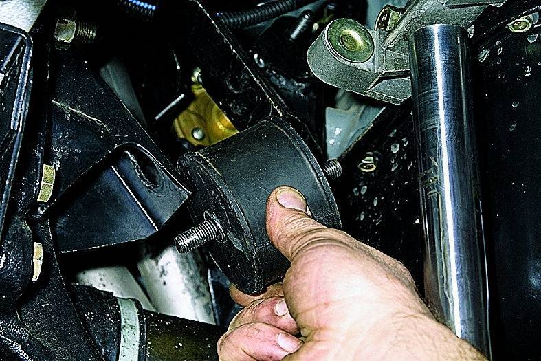 Проверка подушек двигателя без их снятия с автомобиля