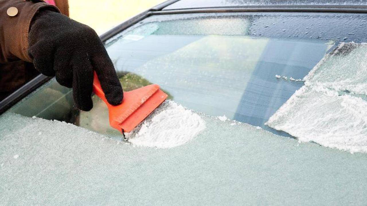 Замерзают стекла в машине внутри и снаружи: что делать, советы