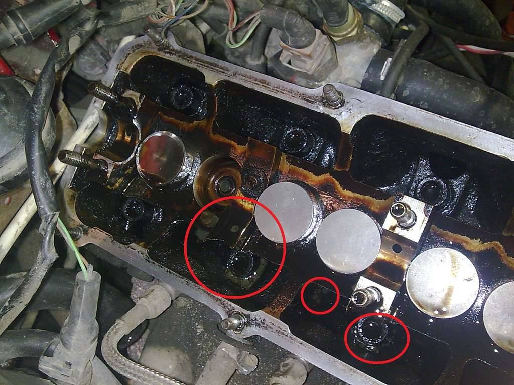 Причины попадания масла в систему охлаждения двигателя