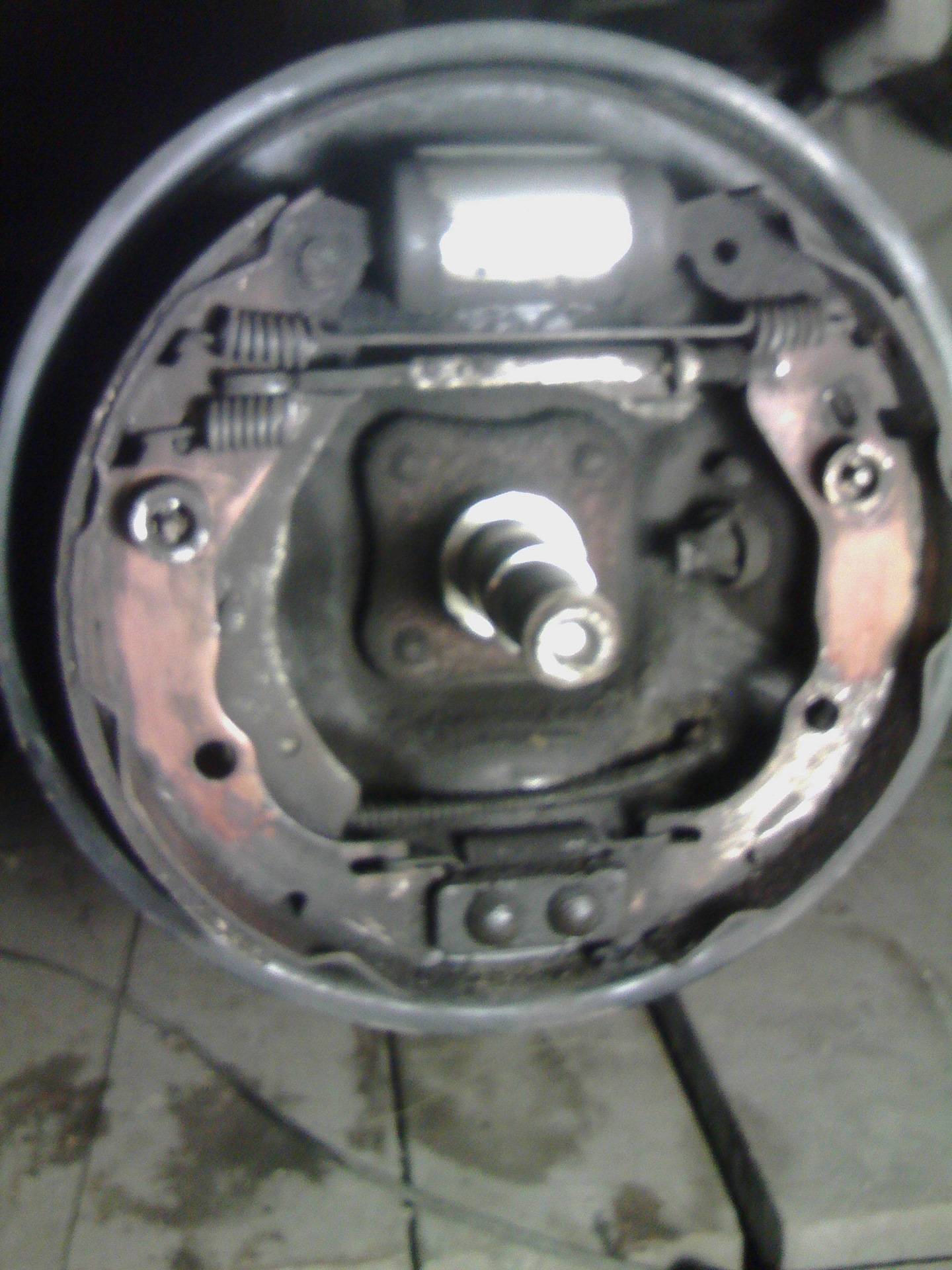 Снятие и установка тормозного барабана renault logan 2004-2015