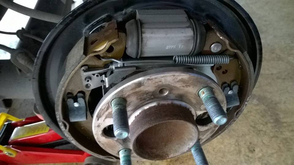 Замена задних тормозных колодок форд фокус 2 барабанные дисковые