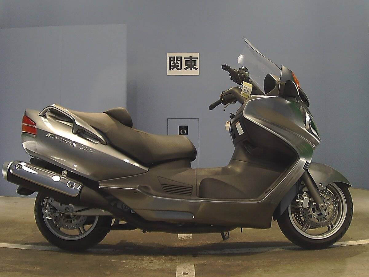 Suzuki burgman (skywave) 650 - макси диван на колесном ходу