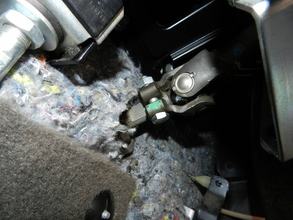 Можно ли подтягивать рулевую рейку с электроусилителем. стук в рулевой рейке на лада калина: причины и ремонт