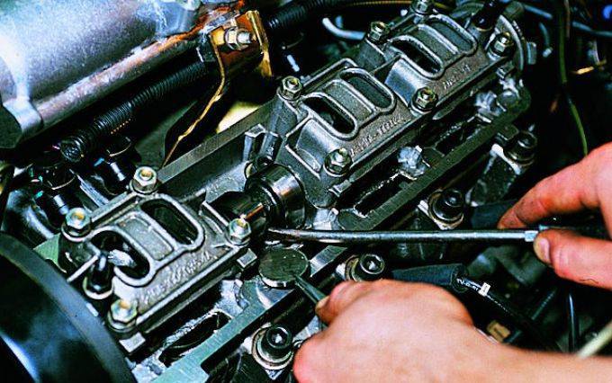 Регулировка клапанов двигателя автомобиля ваз-2114 своими руками