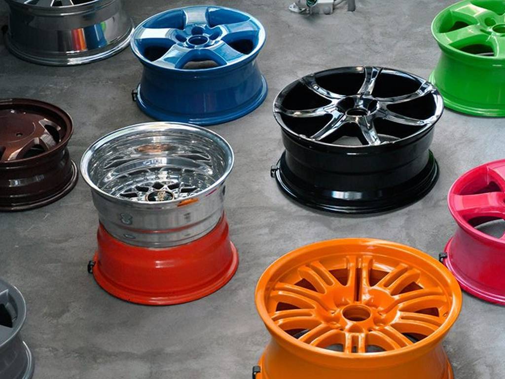Ремонт и покраска литых дисков автомобиля в домашних условиях. выбор технологии и материалов.