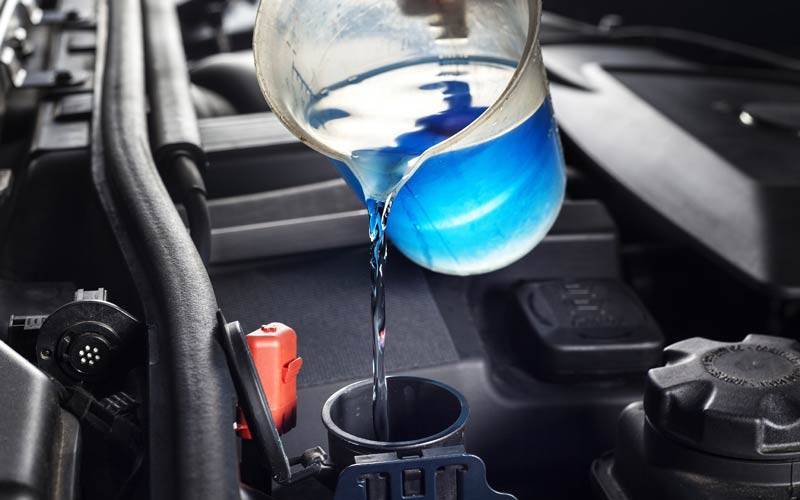 Что заливают в радиатор автомобиля – антифриз, тосол или воду?