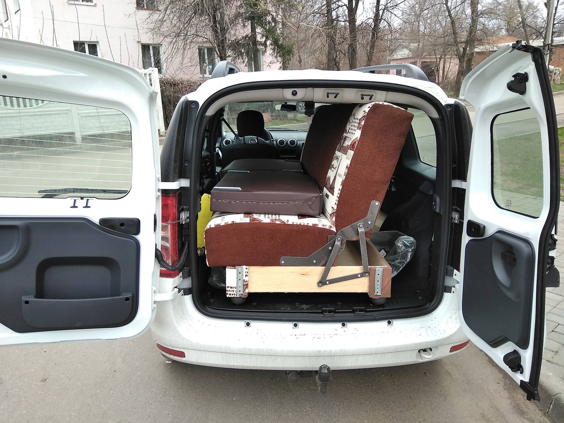 Багажник лада ларгус — объем, размер в см и литрах у 5- и 7 мест, грузовой фургон