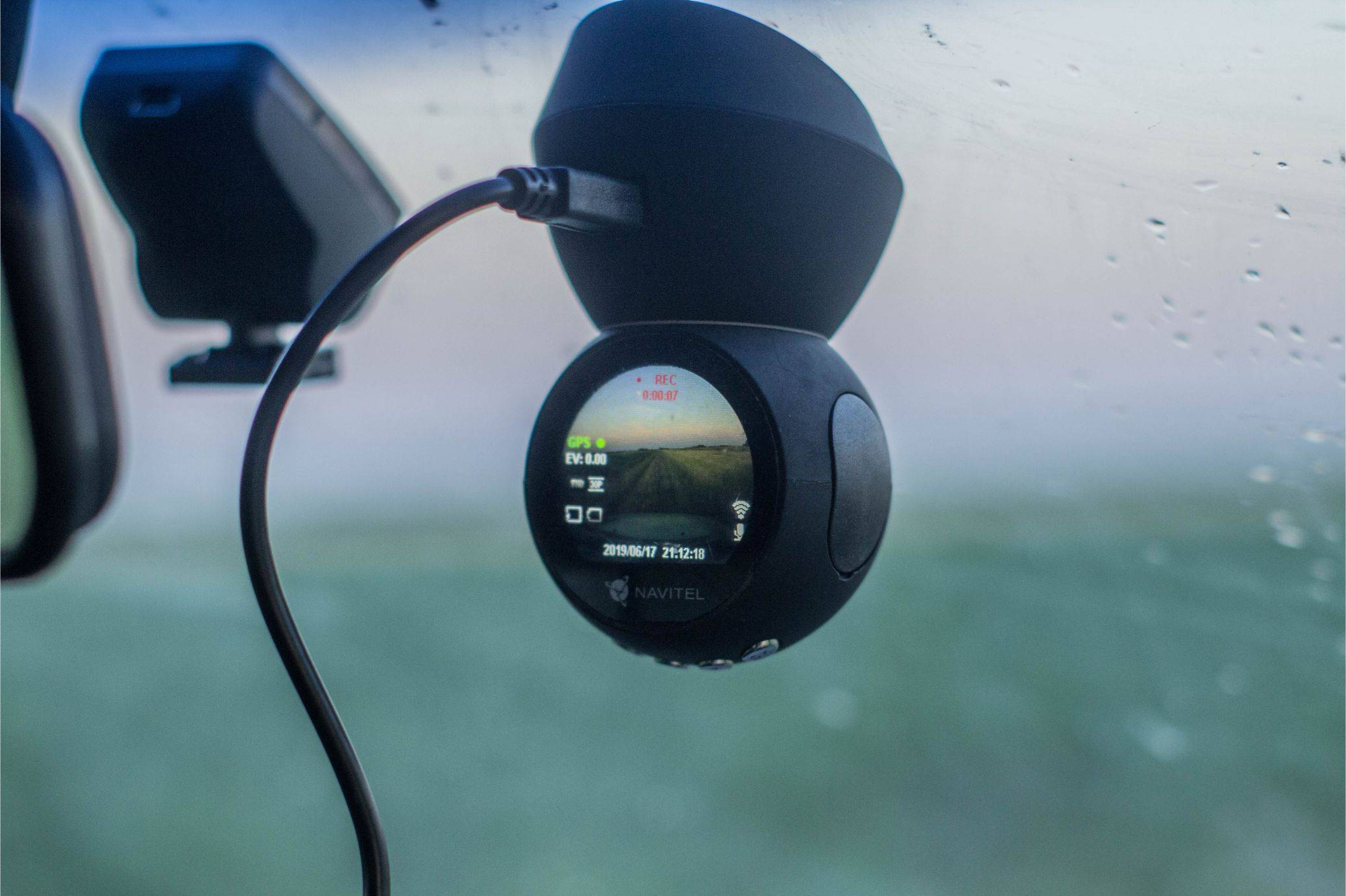 Обзор видеорегистратора с GPS и ночной съёмкой - Navitel R600 GPS