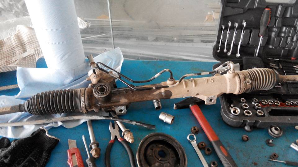 Как сделать ремонт рулевой рейки самостоятельно?