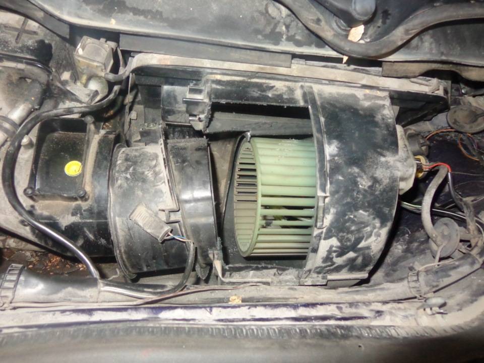 Замена моторчика печки audi а6 с4