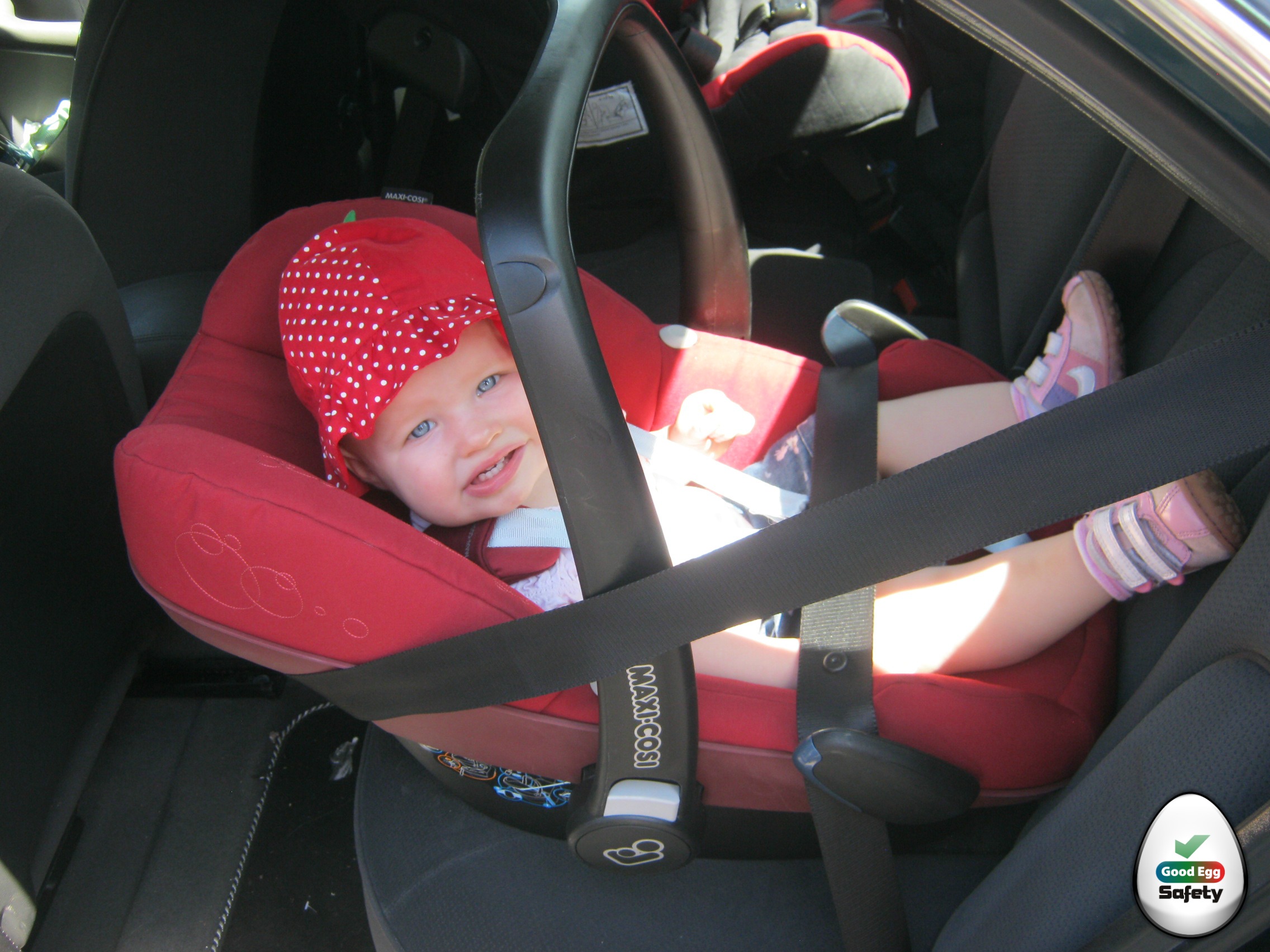 Как крепить автолюльку в машине и как установить детское автокресло: видео
