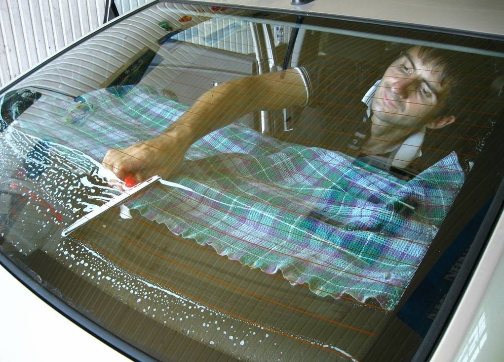 Тонировка стекол автомобиля своими рукам