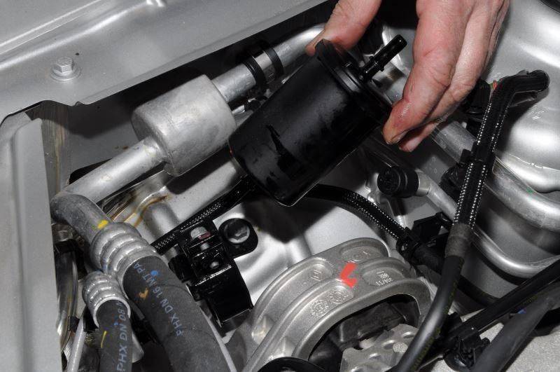 Замена топливного фильтра на автомобиле рено логан 1