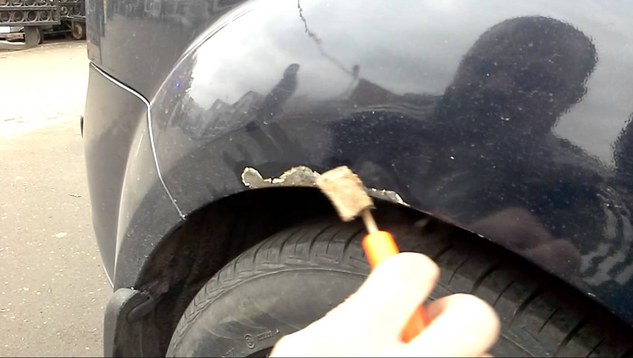 Удаление ржавчины с днища автомобиля: что делать и как очистить своими руками