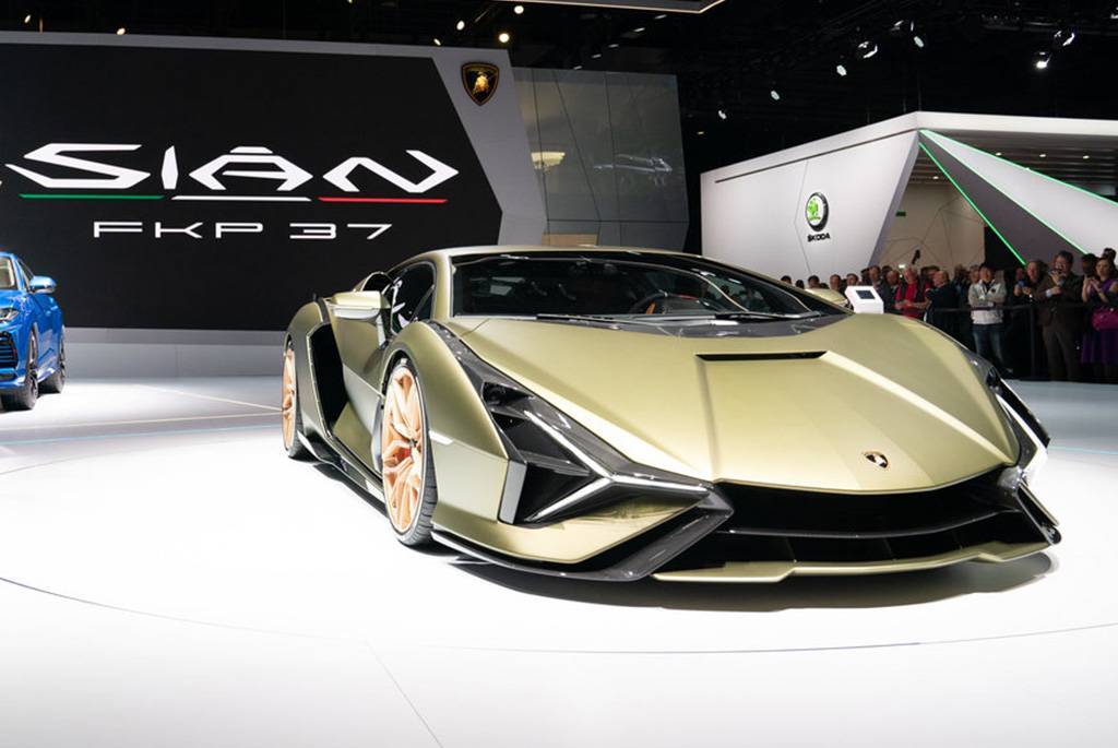 Lamborghini sian оказался самым безбашенным суперкаром франкфурта