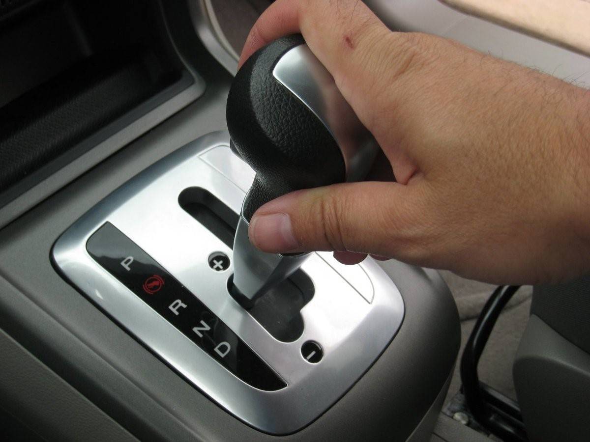 Езда на автомобиле с автоматической коробкой передач: советы для автолюбителя