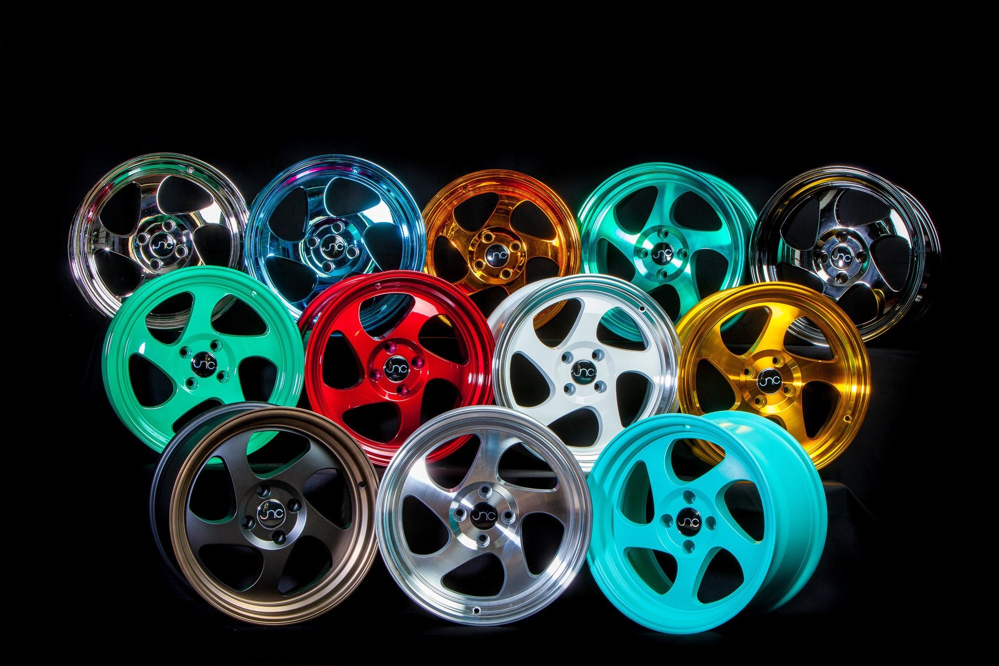 Как и чем красить колесные диски автомобиля. виды краски для колесных дисков автомобиля и способы ее нанесения