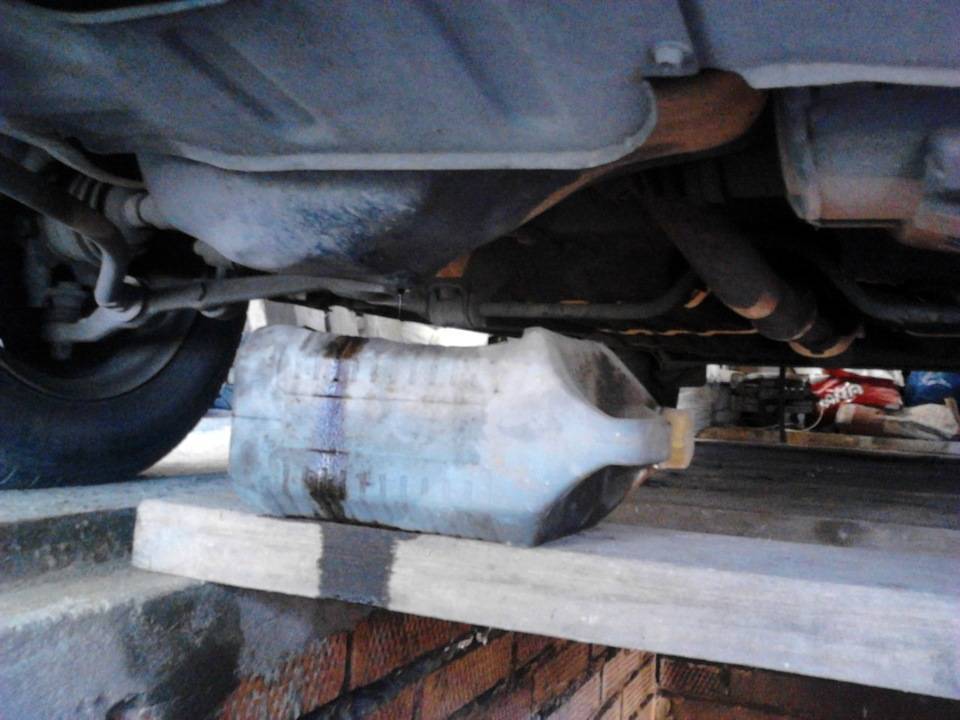 Как заменить масло в двигателе ваз 2114 самостоятельно - инструкция