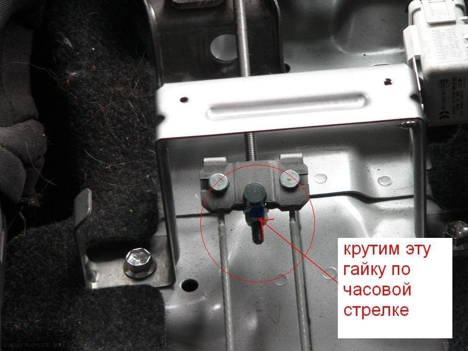 Необходимость и порядок регулировки ручного тормоза на Сузуки Гранд Витара