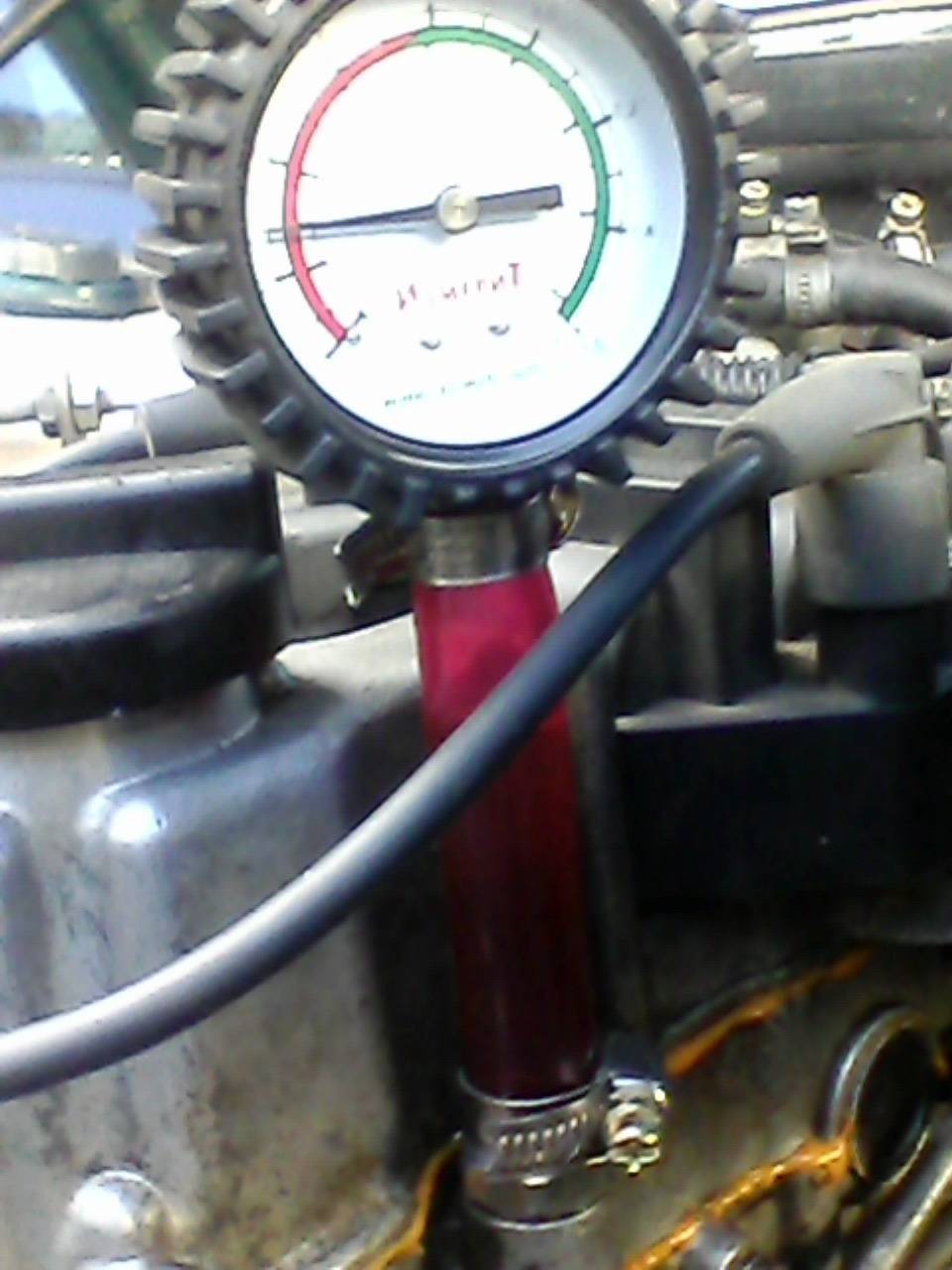 Загорается лампа давления масла на холостых при прогретом двигателе 2112