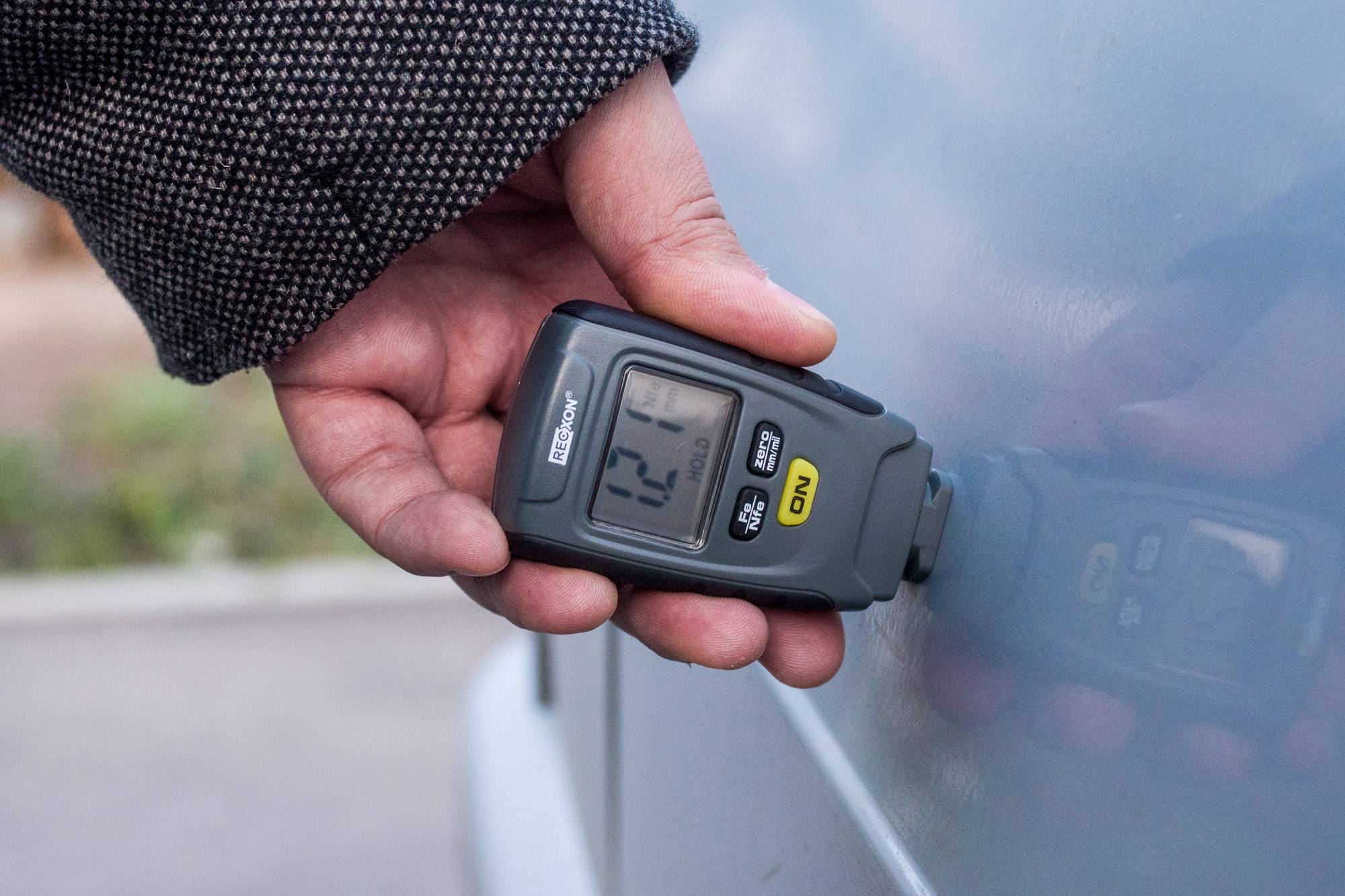 Измерение толщины краски на кузове автомобиля – приборы, способы и нормы