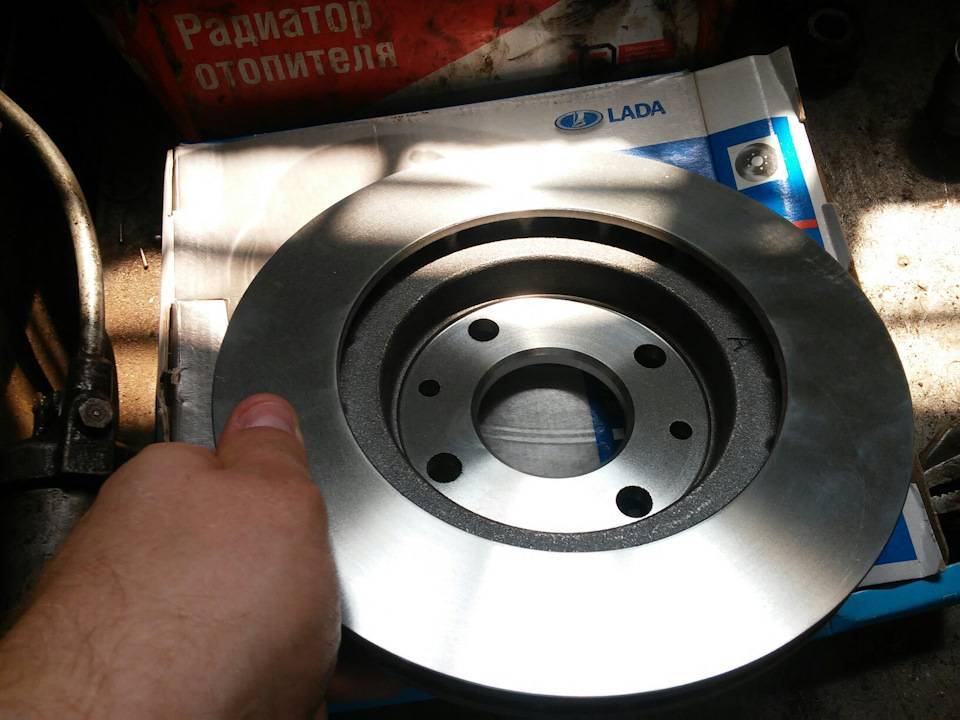 Замена передних тормозных дисков на ваз-2112: фото, видео