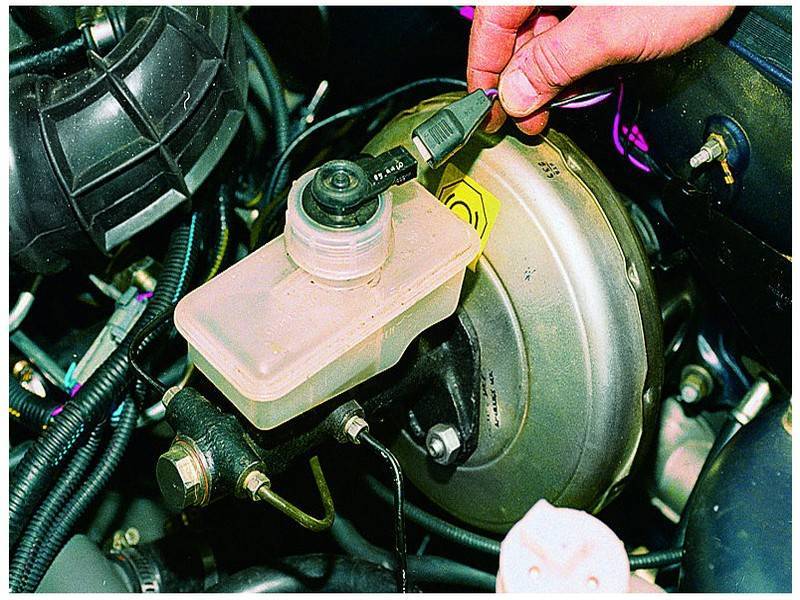 Как поменять тормозной передний цилиндр на ваз 2110 – замена переднего и заднего тормозных цилиндров на ваз 2110