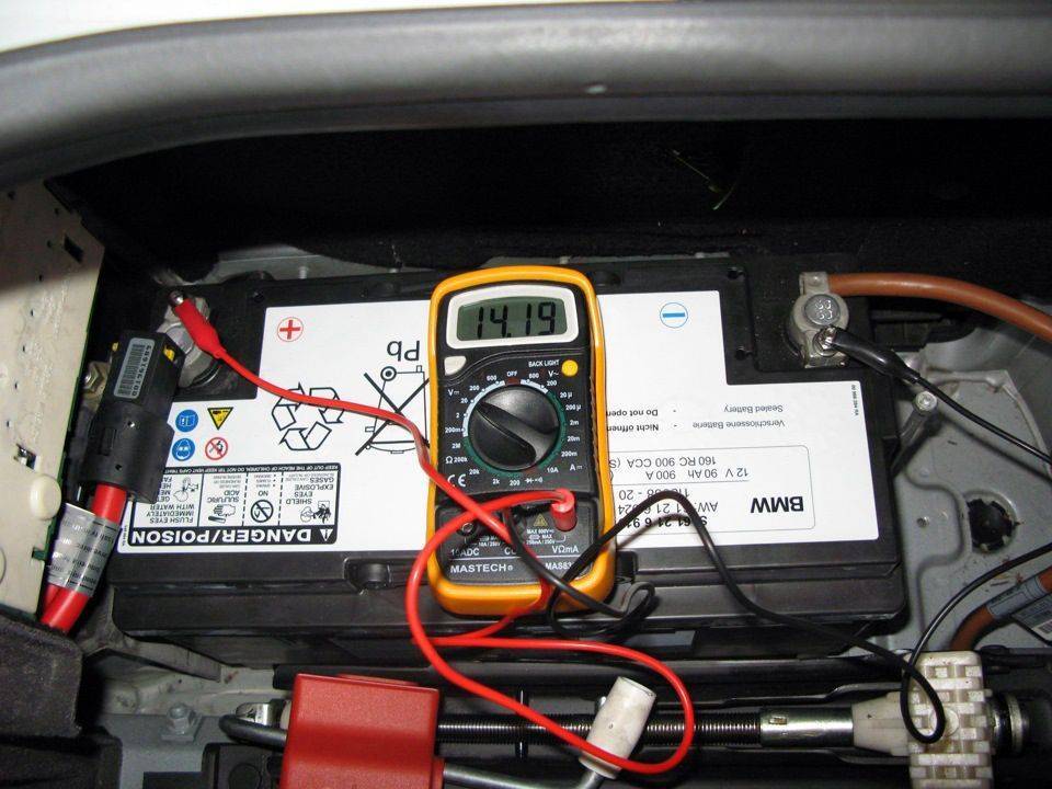 Способы проверить аккумулятор автомобиля: как определить исправность состояния батареи с помощью мультиметра