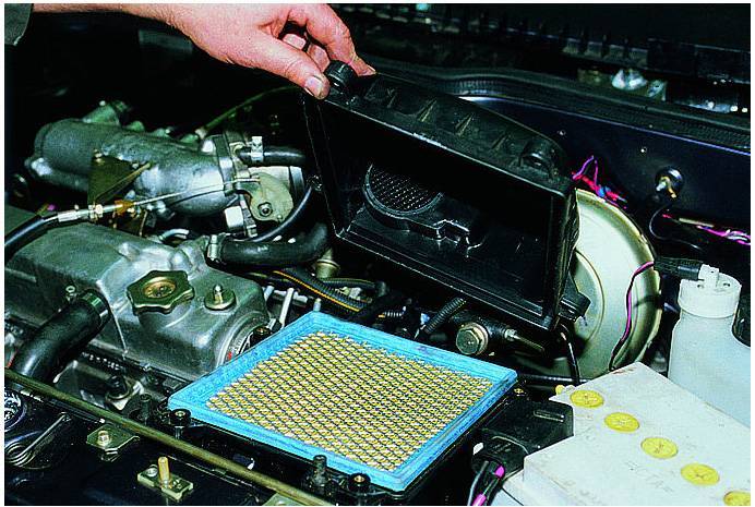 Воздушный фильтр ВАЗ-2110 – так ли сложно его поменять?
